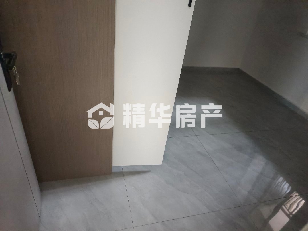 东街明珠,东街明珠2期2室2厅1卫，拎包入住，精装修，楼层佳，采光好2