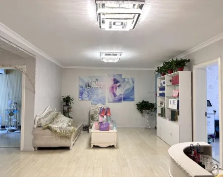 步行中街4室2厅1卫精装