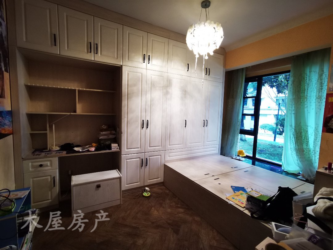 泰丰国际城,3室2厅2卫1阳台2200元/月,封闭小区,随时入住3
