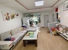 龙里县|腾龙路3室1厅2卫出售