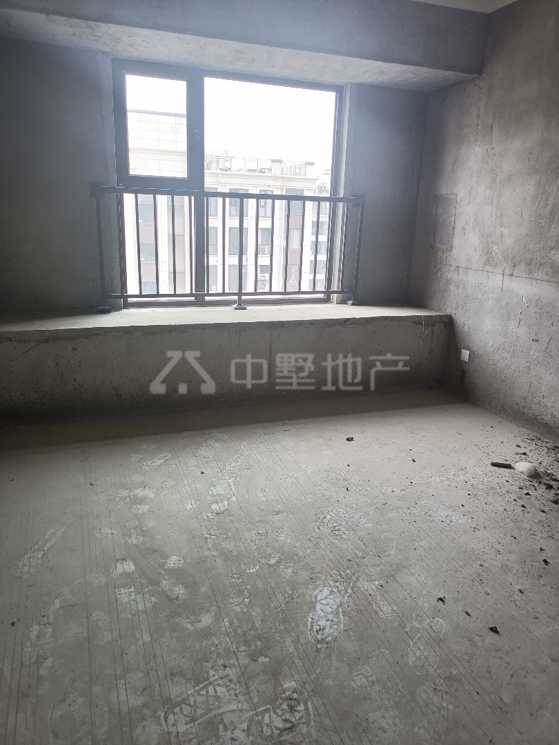 建投铂悦府,南湖旁纯洋房社区交通方便2