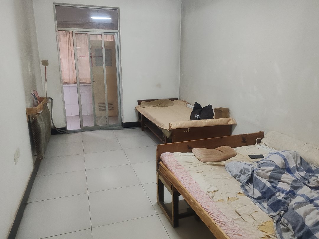百货公司家属楼,百货公司家属楼地铁精装3室2厅2卫1阳台，交通便利，设施齐全5