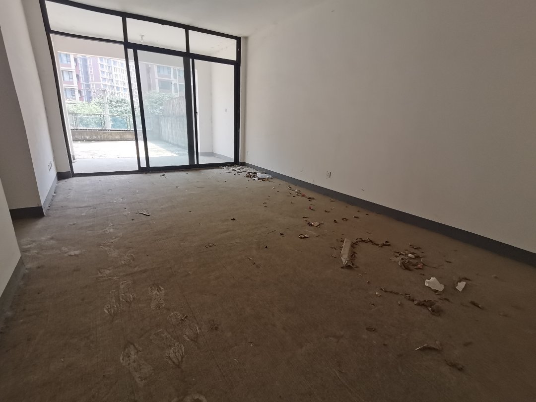 蔚蓝郡,蔚蓝郡 带超大平台您欢吗。。2