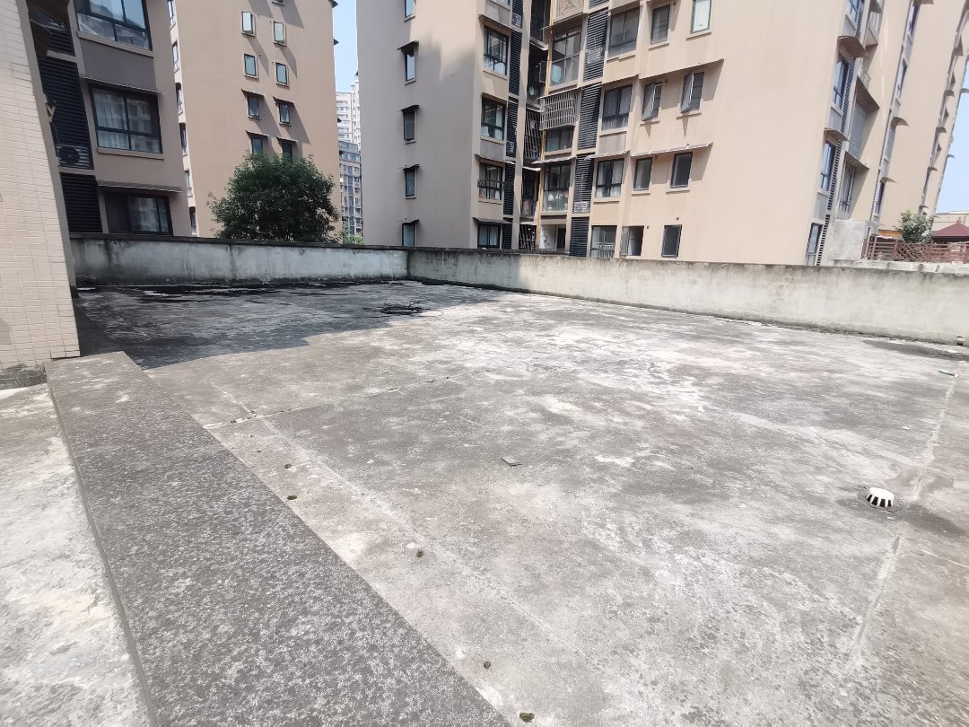 蔚蓝郡,蔚蓝郡 带超大平台您欢吗。。8