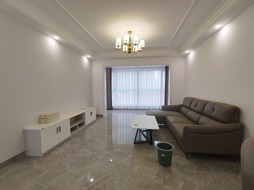 新小区，精装三房全屋欧派家居，拎包入住送家具！双阳台-华厦金源二手房价