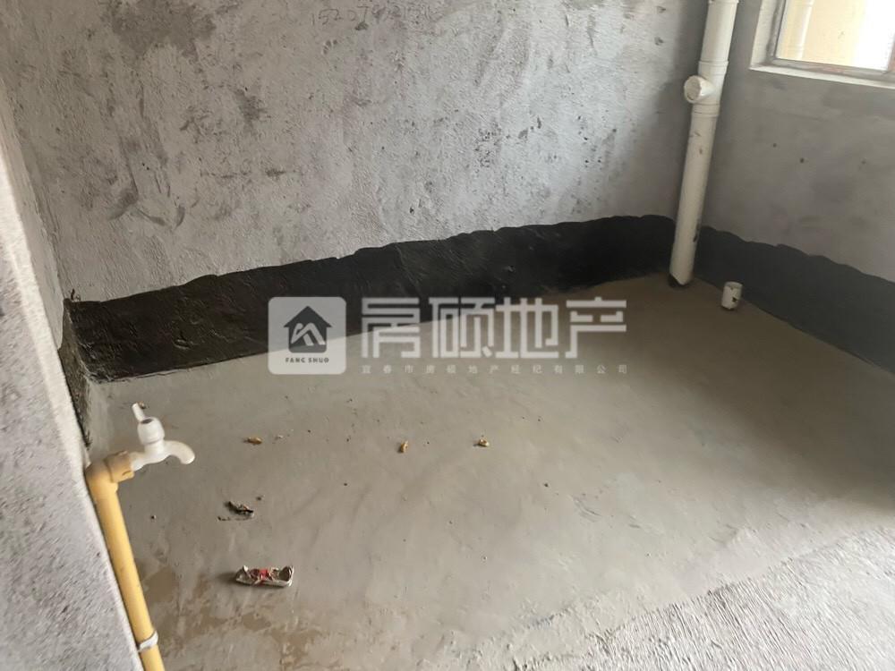 袁州区袁州毛坯3室2厅2卫二手房出售4