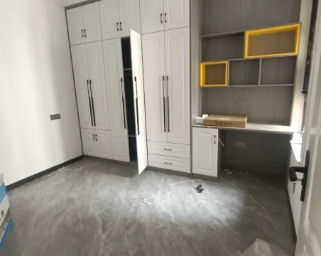 伯爵华府4室2厅2卫精装