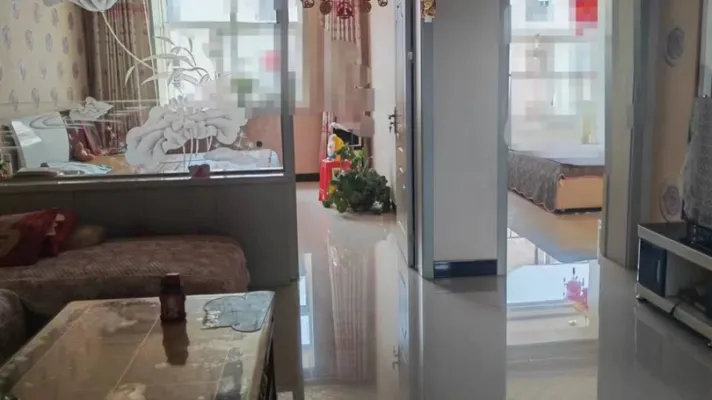 出售乐苑小区精装108平米4楼，三室俩厅，南北通透，