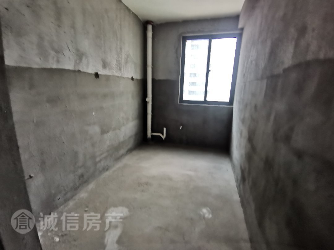 CBD万达广场,CBD万达广场周边配套完善，毛坯 有钥匙带您看3