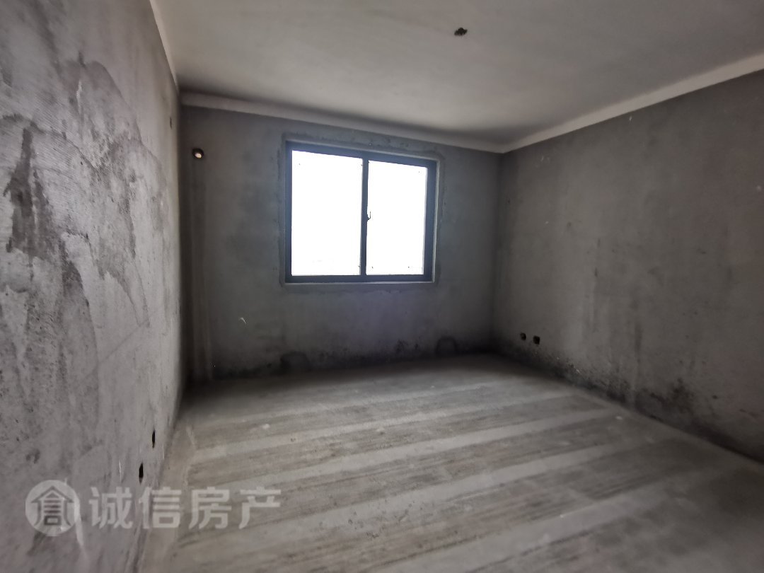 CBD万达广场,CBD万达广场周边配套完善，毛坯 有钥匙带您看10