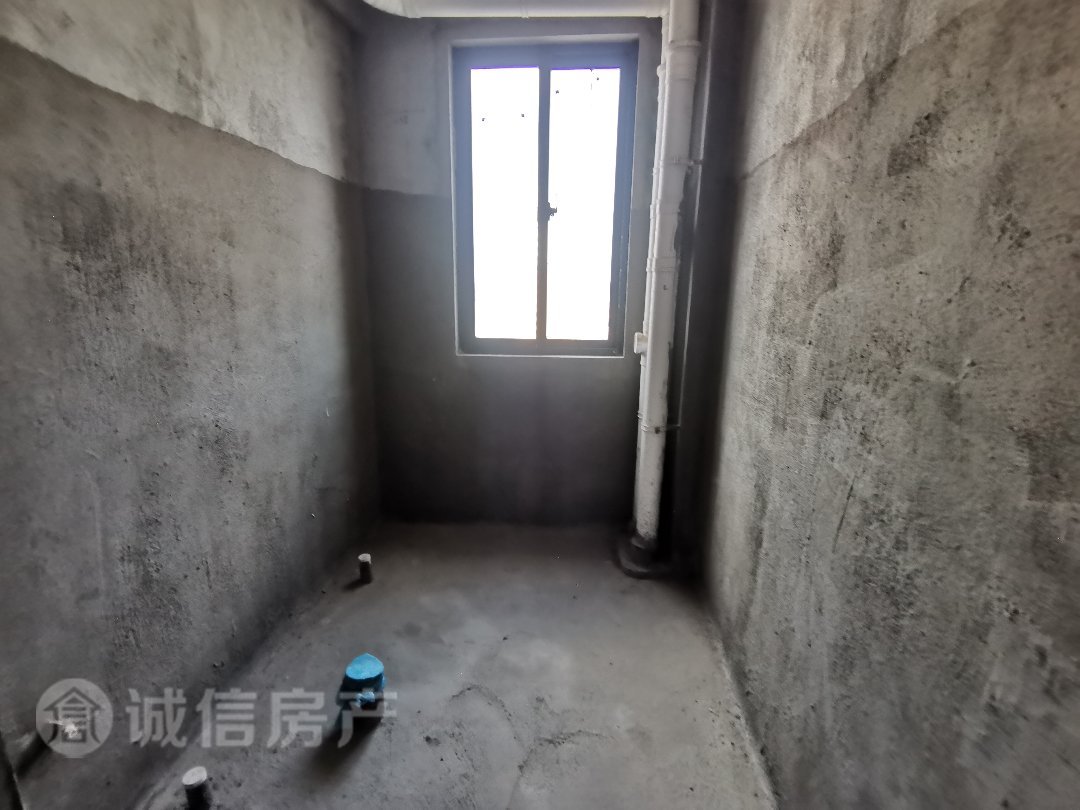 CBD万达广场,CBD万达广场周边配套完善，毛坯 有钥匙带您看7
