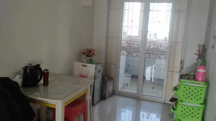 名门世家 普通带家具家电 房东诚心出售