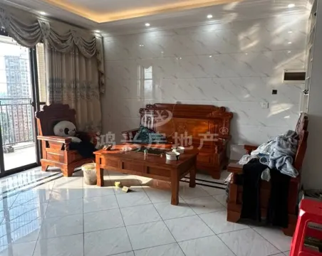 金爵华府4室2厅2卫朝南精装