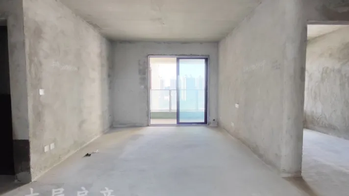 万达都会华宅好房出售！此房两证全！房主急售，价格可议！