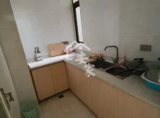 龙里县|利恒步行街1室1厅1卫出售