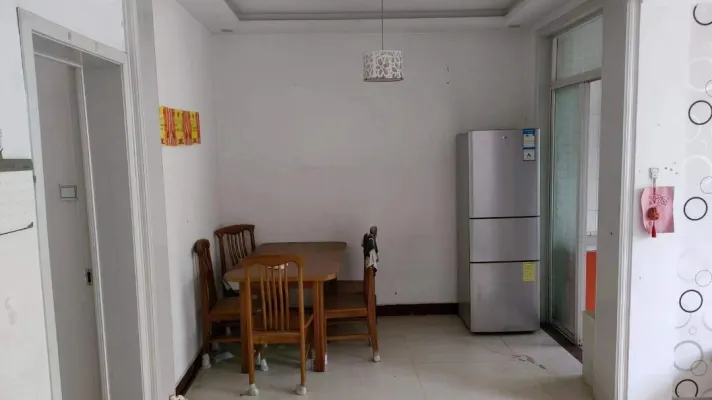 一中附近 家具家电齐全 拎包入住
