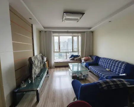 汇通凤凰城小区1室2厅1卫普通