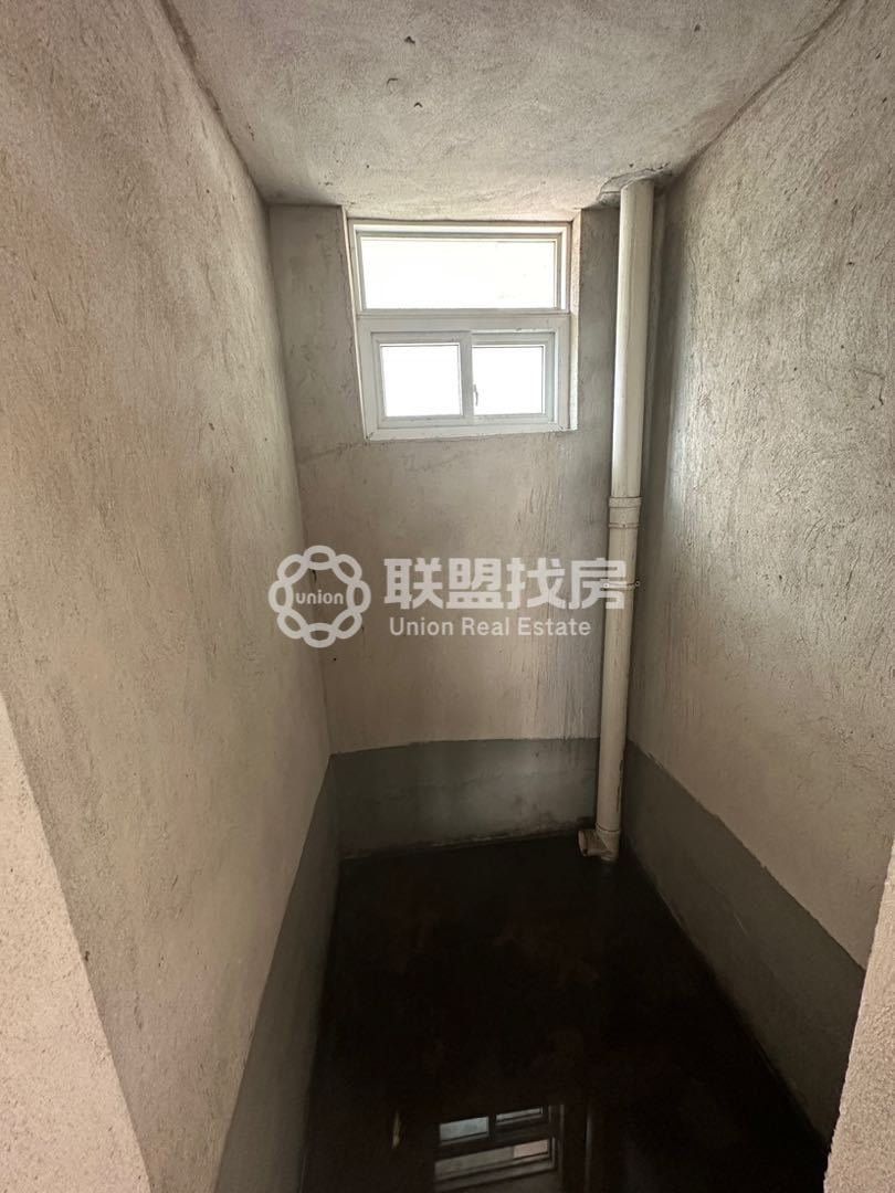 盛象商贸城,盛象小区3房2卫中层，江南中学对面 ，毛坯房，有钥匙10