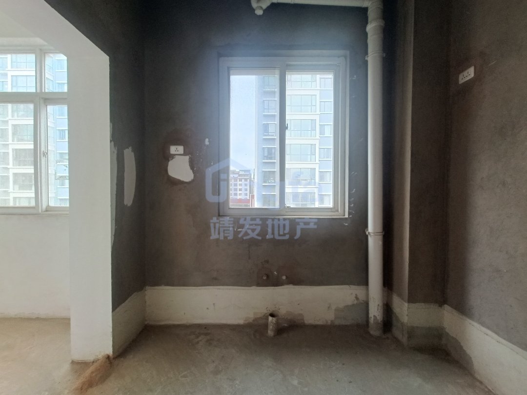 麒麟区东片区毛坯3室2厅1卫二手房出售3