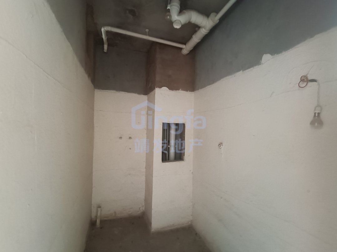 麒麟区东片区毛坯3室2厅1卫二手房出售7