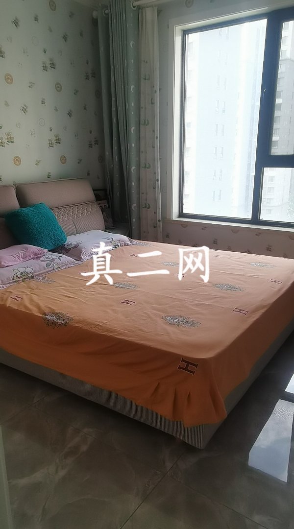 中强向阳花,A类向阳花3室两厅精装看房提前约有钥匙契税不满二，可协商一半4