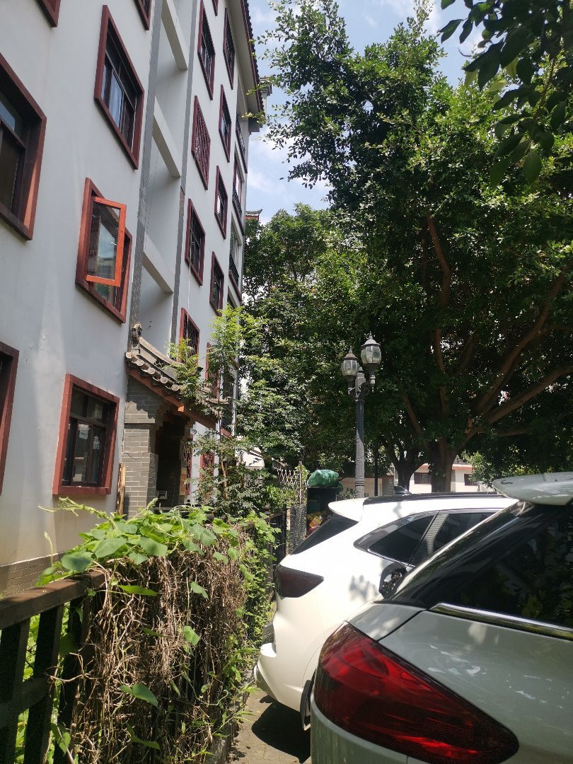 阳光闲庭,阳光闲庭公园试一楼带花园大平层，小区环境优美生活方便 位置好14