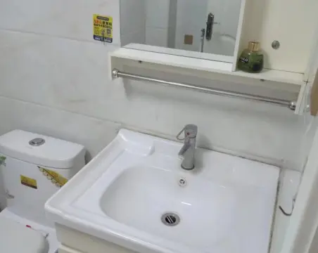 高速时代华府3室2厅1卫毛坯