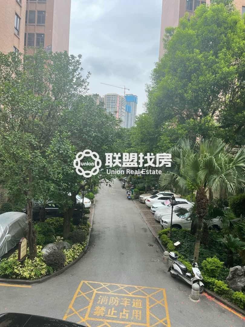 御林皇府,公园旁的家 御林皇府 正规一房一厅 毛胚26万 好楼层13