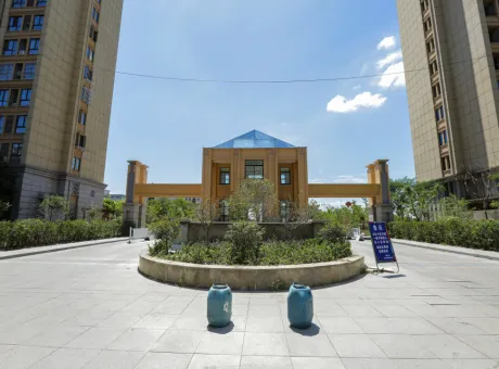 上林春天里-弋江区大学城九华南路与纬七路交汇处