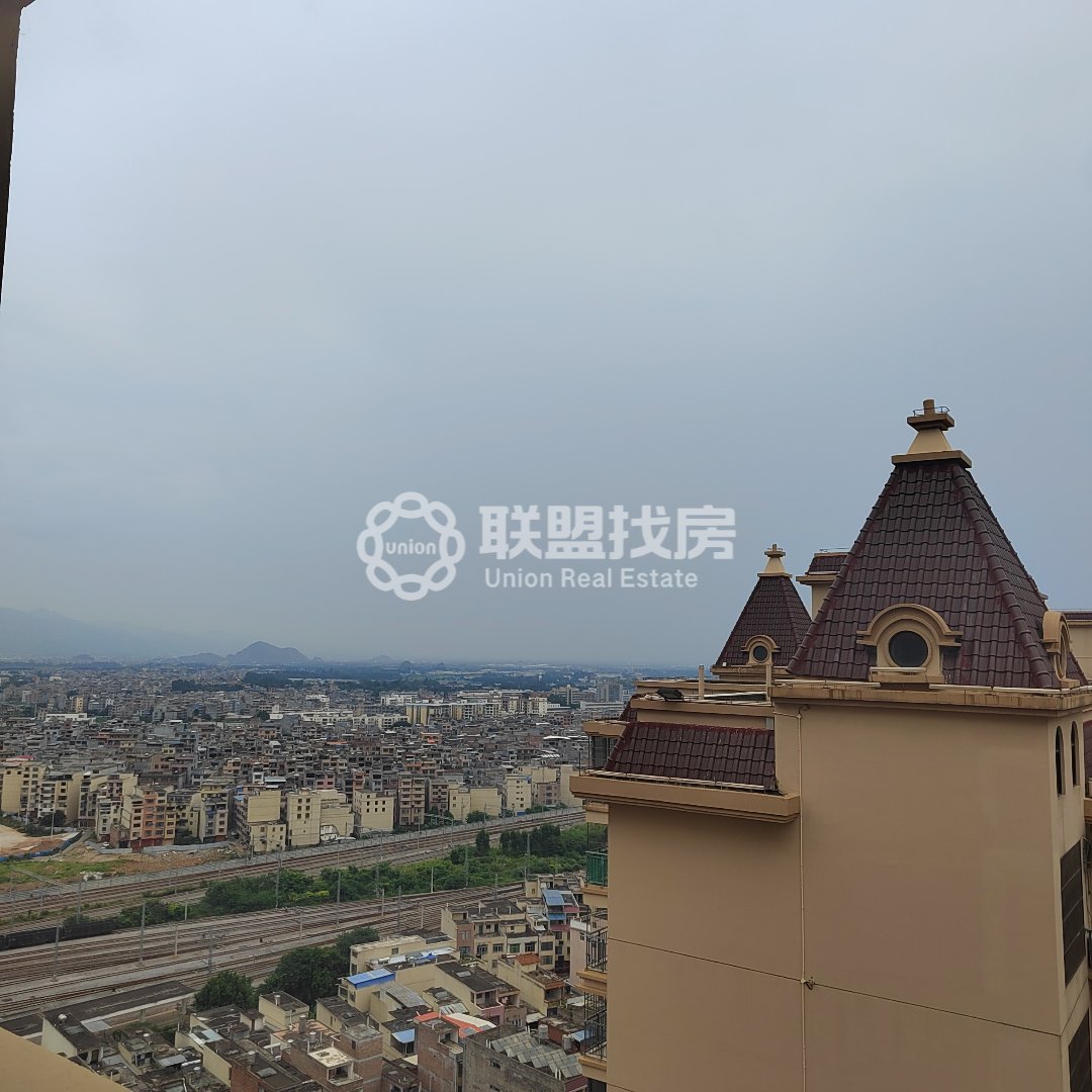 广汇东湖城,广汇东湖城A2区大5房2厅毛坯房急售！朝南好楼层！公园房！16