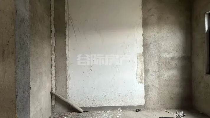环境优雅，前后开阔，视线好，院子大