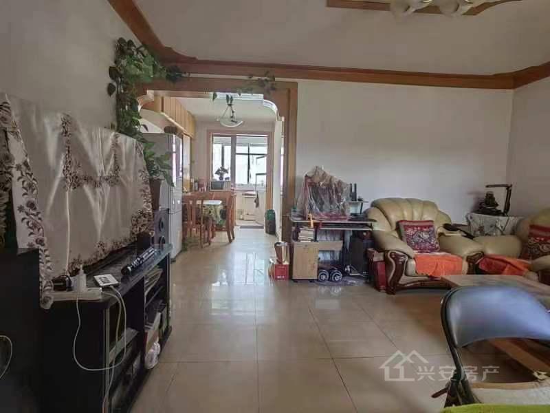 长风东苑小区,长风东苑小区南北超好的地段，住家舒适12