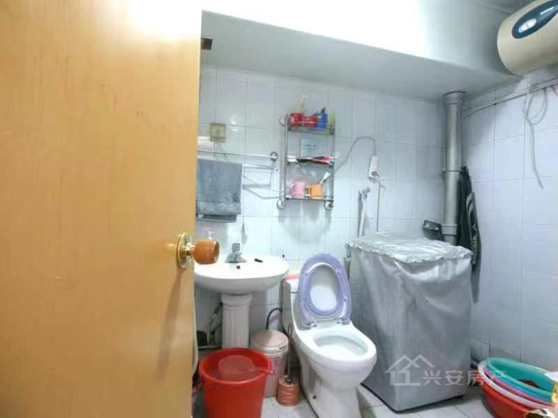 长风东苑小区,长风东苑小区南北超好的地段，住家舒适7