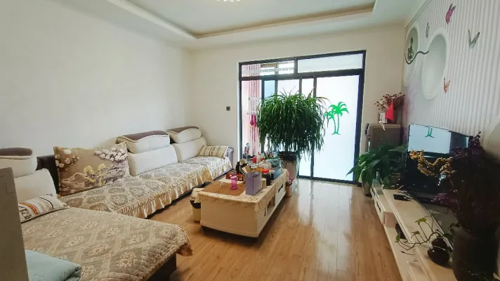 力宏都会精品好房，黄金楼层，2室2厅1卫带家具家电，证满