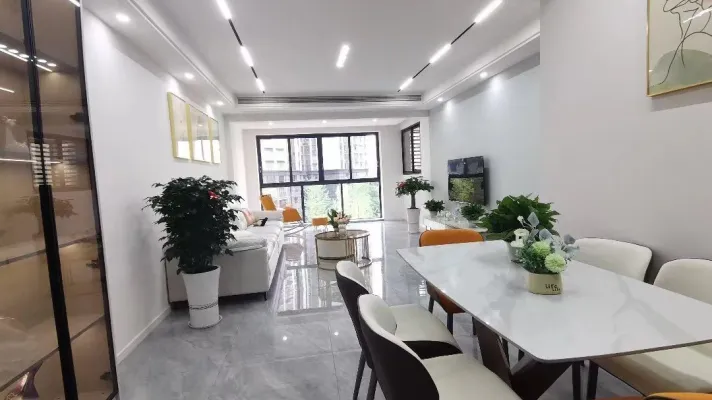 鹭湖宫精装修三房，看中庭，拎包入住