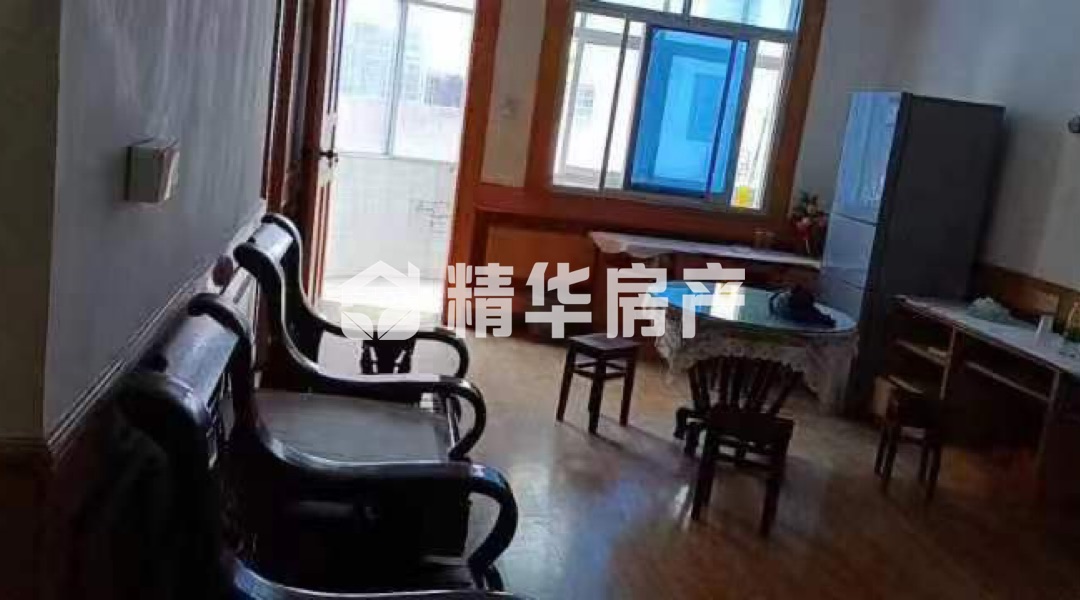 白鹤园小区,白鹤园小区3室1厅1卫简单装修城中小学，实验中学9