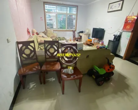 万源河街3室2厅1卫精装
