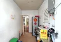 此房楼层好，是个三室的，出行等非常方便，满五，可以拎包入住。6