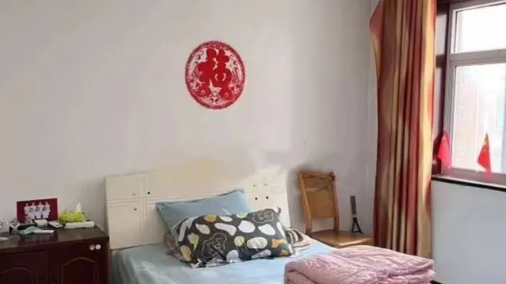 县城中心 黄金楼层 电梯房 能更名，上学方便，紧邻城墙