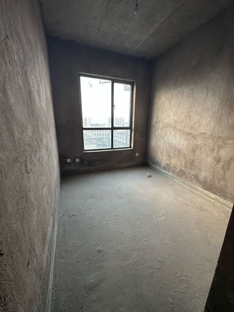 麒麟区北片区毛坯3室2厅2卫二手房出售11