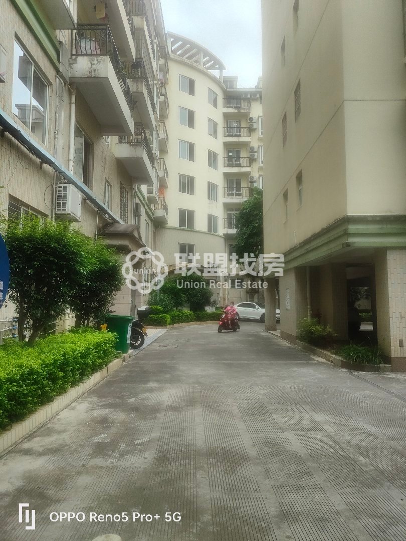 阳光都市,成熟小区，万达广场旁，拎包入住10