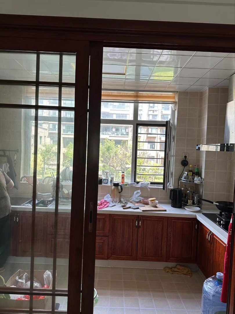临沭景城花园,景城花园带车位储藏室房主着急出售7