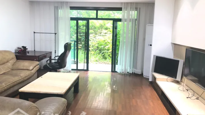 绿都百瑞广场好房出售！此房两证全！房主急售，价格可议！