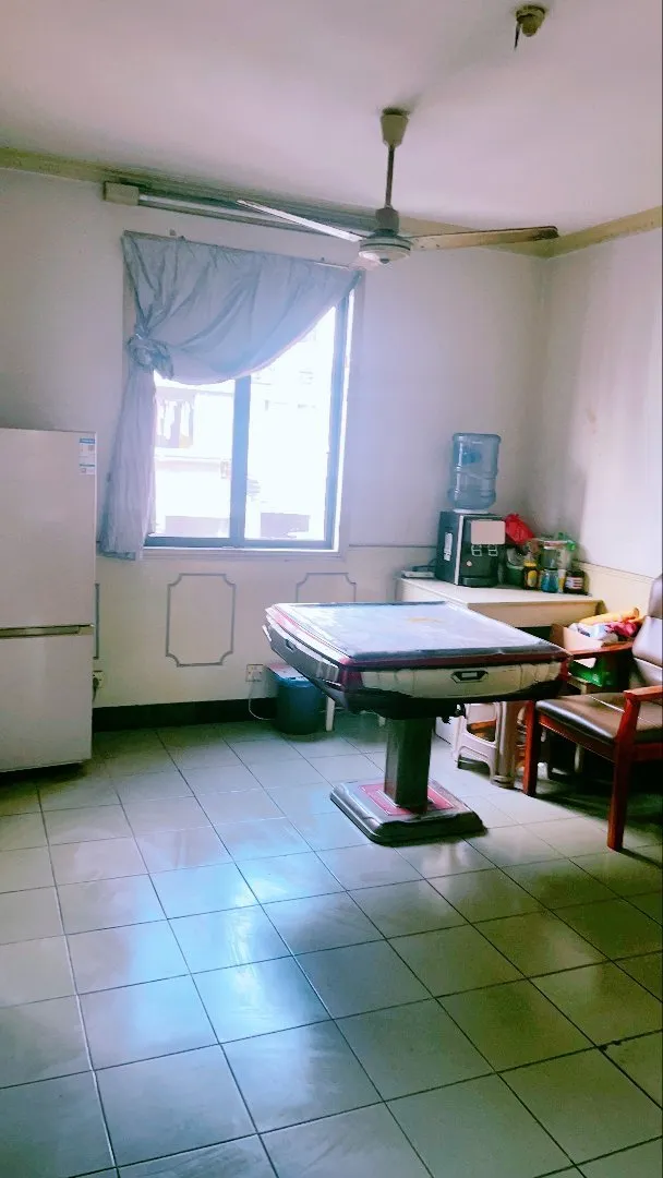 电子小区中意苑，楼层佳，诚售，满五税少