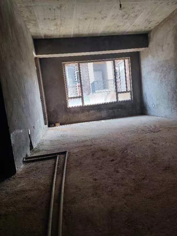 麒麟区西片区毛坯5室3厅2卫二手房出售13