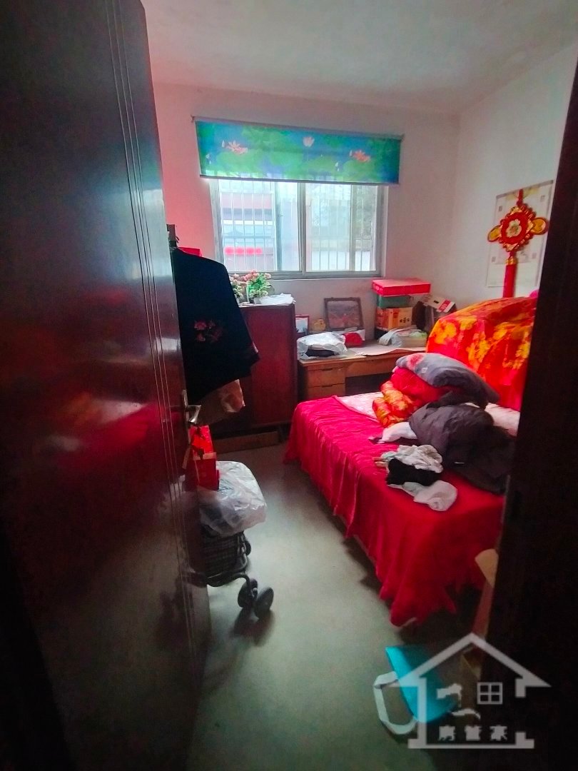 县委家属院,一楼带院子急卖，产证齐全2