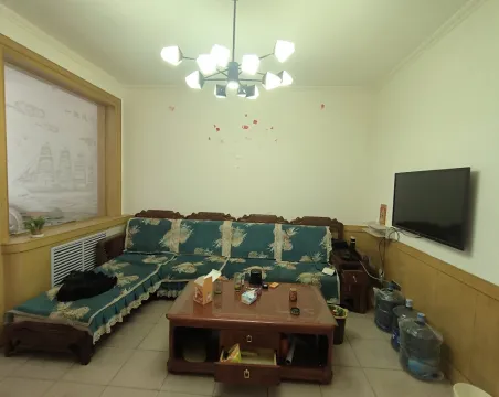 新建小区3室1厅1卫朝南北精装