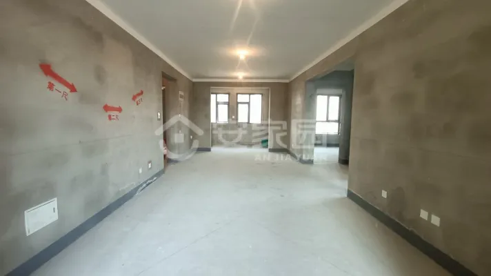 建业壹号城邦三期超好的地段，住家舒适