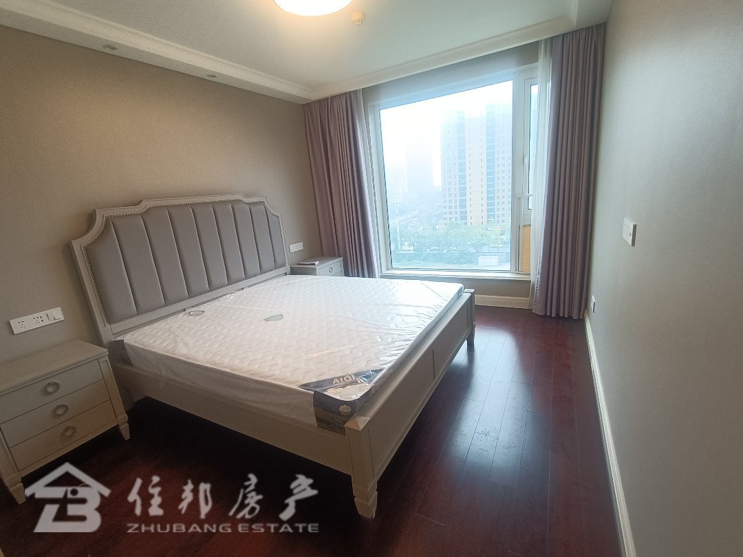江南名府,新上 满二 精装三房 滨江品质 得房率高达908