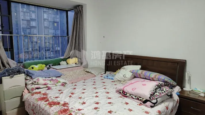 水榭花都 精装带家具家电 房东诚心出售